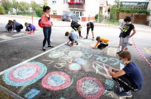 ETM OTROCI PRI OŠ CERKNICA 04 FOTO LJUBO VUKELIČ